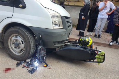 Ehliyetsiz motosiklet sürücüsü polisten kaçarken kaza yaptı! 2 yaralı
