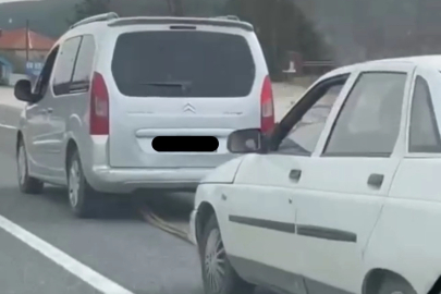 Şehirlerarası yolda bozulan otomobili böyle çekti