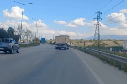 Bursa'da aksı yamuk tırı görenler hayrete düştü