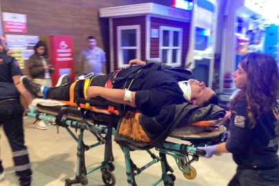 Motosiklet yayaya çarptı: 2 kişi yaralandı