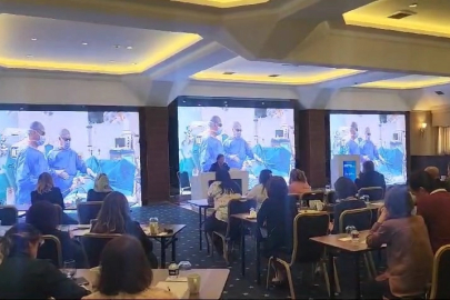 Böbrek naklini doktorlar canlı izledi