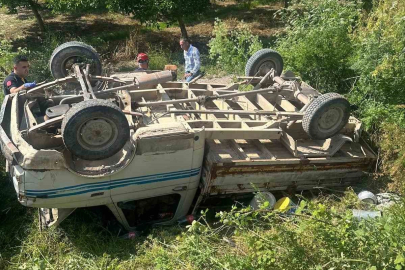 Kontrolden çıkan kamyonet devrildi! 1 ölü, 3 yaralı