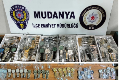 Bursa'da 110 adet kaçak saat ele geçirildi