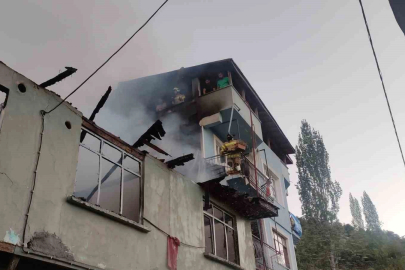 Sobayı yakarken 2 katlı ev kül oldu