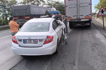 Bursa’da otomobil kamyona arkadan çarptı: 1’i ağır, 2 yaralı