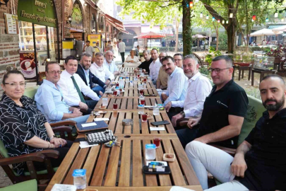 Başkan Aydın güne esnaf ziyareti ile başladı