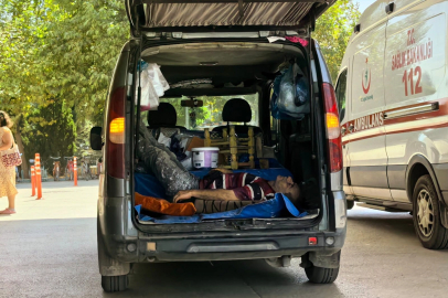 Spiralle ahşap keserken kendini yaraladı