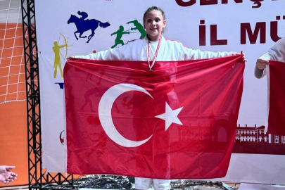 Dilek Zeynep’ten Madalya