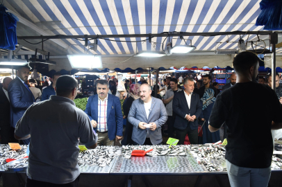 Varank ve Yılmaz pazarcı esnafı ile buluştu