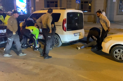 Uygulamadan kaçan alkollü sürücüyü polis havaya ateş açarak yakaladı: O anlar kamerada