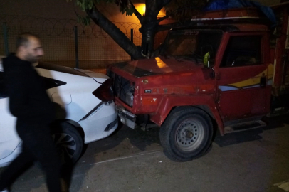 Kaza yapan sürücü başka bir aracın çarpması sonucu ağır yaralandı