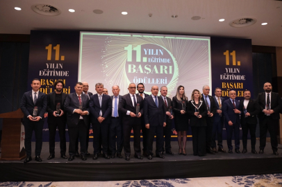 Gıyasettin Bingöl'e Yaşam Boyu Eğitim Ödülü