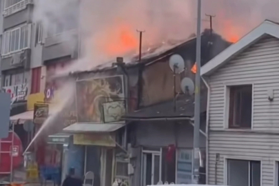 Bursa’da tek katlı dükkan alev alev yandı