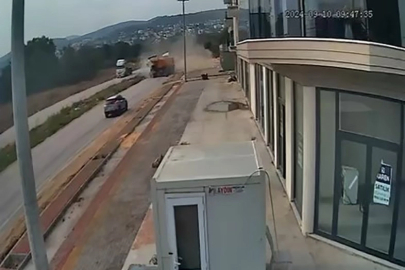 Dikkatsiz kamyoncular, kafa kafaya çarpıştı