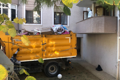 Dumlupınar Mahallesi’ndeki 'çöp ev' temizlendi