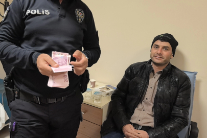 ATM'de unutulan parayı polise teslim etti
