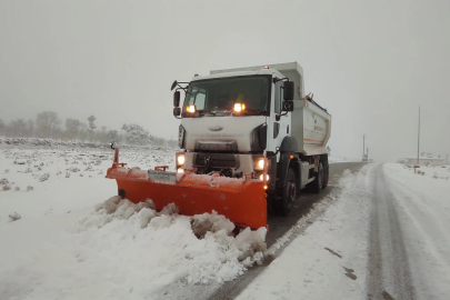 Bursa Büyükşehir, karla mücadele çalışmalarını sürdürüyor