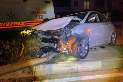 Bursa'da iki otomobil çarpıştı! Dört kişi yaralandı