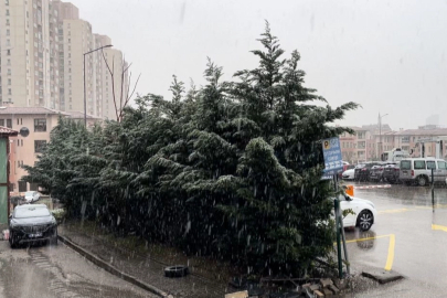 Bursa'da kent merkezi beyaza büründü