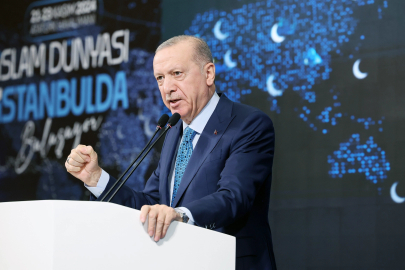 Cumhurbaşkanı Erdoğan: 'İnsanlığın tüm kurumlarıyla kan kaybettiği dönemdeyiz'