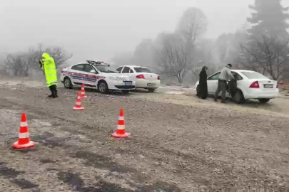 İnegöl’de kar yağışı sürücülere zor anlar yaşattı