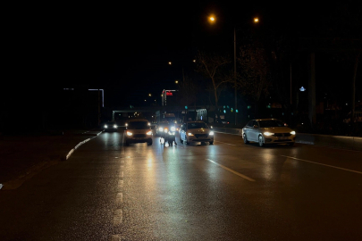 Lodosta motosikletlilerin imdadına otomobil sürücüleri yetişti