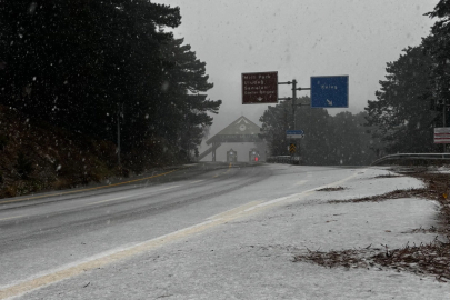 Uludağ'da kar yağışı başladı!