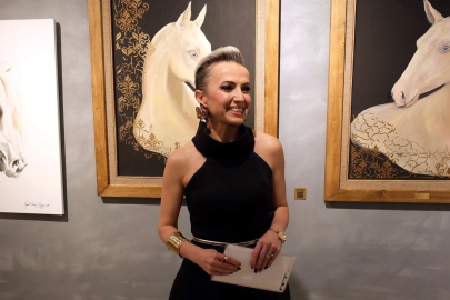 Atların enerjisi bu sergide tuvale yansıdı