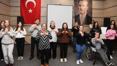 Liseli öğrenciler ve engelli bireyler Osmangazi’de ortak gösteri yaptı