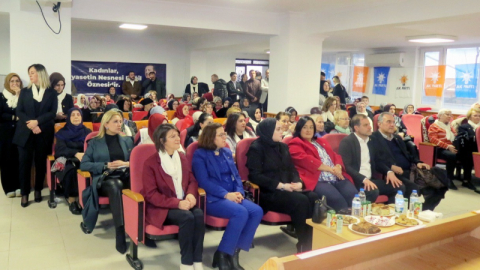 AK Parti Mudanya İlçe Kadın Kolları Başkanlığına Sibel Kalender seçildi