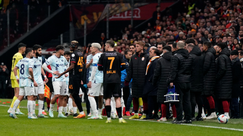 Galatasaray - Adana Demirspor maçı tatil edildi