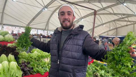 Gazetecilik bölümünü bitirdi pazarcı oldu