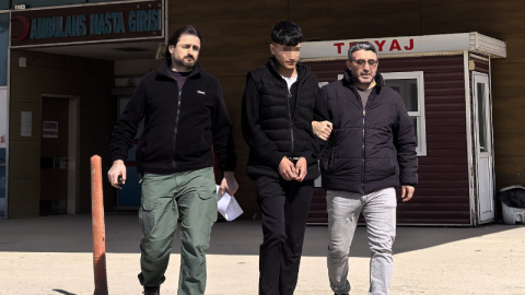 'Dur' ihtarına uymadı jandarmaya çarptı