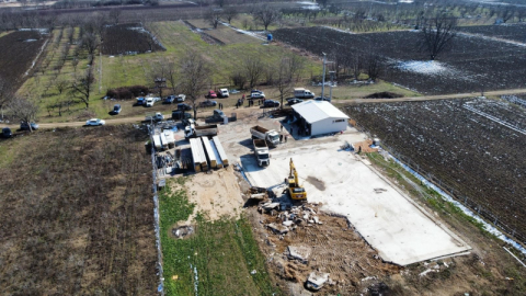 Tarım arazisine yapılan kaçak yapılar yıkıldı