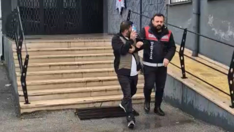 Bursa’da oto faresine operasyon: Çaldığı malzemelerle yakalandı