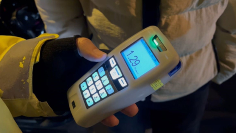 Alkolmetreyi üflememek için ağlama taklidi bile yaptı, ne yapsa fayda etmedi