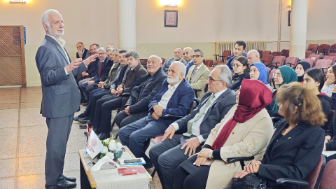 Prof. Dr. Mustafa Kara, öğrencilerle bir araya geldi