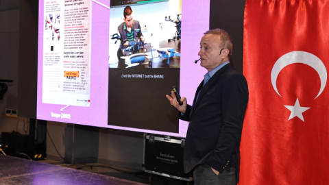 Alphan Manas ile "Geleceğe Ne Kadar Hazırız?"