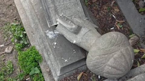 İstanbul'da bir grup maskeli cami ve hazirelere zarar verdi!