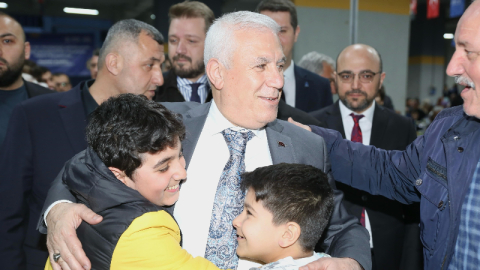 Başkan Bozbey’den gençlere halı saha müjdesi