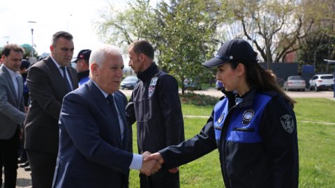 Başkan Bozbey'den bayramda çalışan ekiplere ziyaret