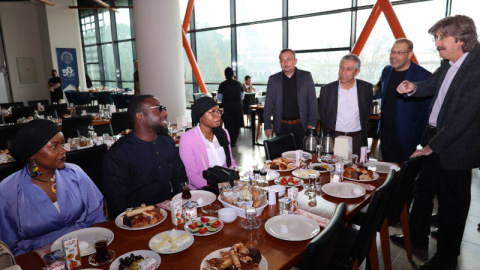 BUÜ'lü uluslararası öğrenciler bayramı hocalarıyla kutladı