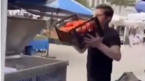 Kasalarca domatesler çöpe döküldü! Cezasız kalmadı!