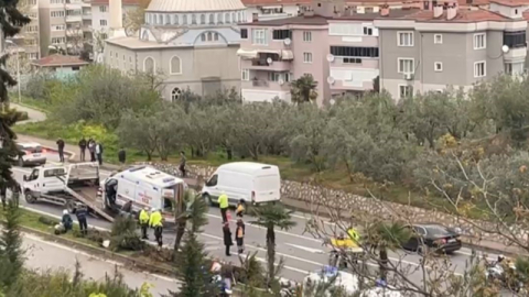 Bursa’da vakayı hastaneye yetiştirmeye çalışan ambulans takla attı