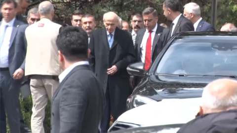 MHP Genel Başkanı Devlet Bahçeli, Türkeş’in mezarını ziyaret etti