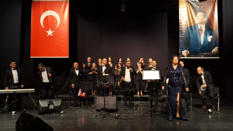 Nilüfer 30 Ağustos Zafer Türk Sanat Müziği topluluğu ikinci konsere hazırlanıyor