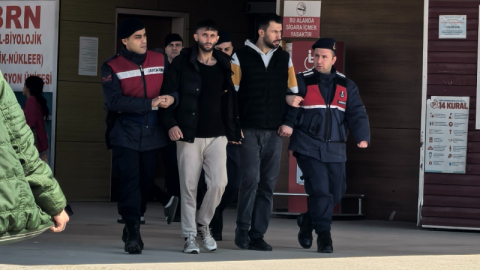 Bursa’da jandarma uyuşturucu imal eden şüphelileri suçüstü yakaladı