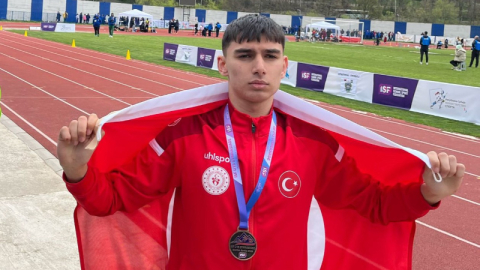 Bursalı Milli atletten dünya üçüncülüğü