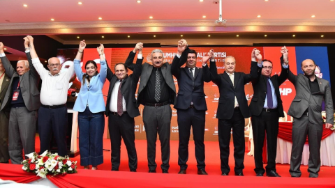 CHP Mustafakemalpaşa İlçe Kongeresi'nde Gökhan Demir güven tazeledi