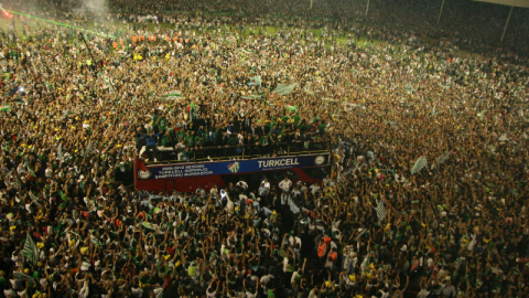 Bursaspor'un şampiyonluğu 15 yıl önce yaşananları hatırlattı